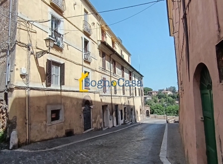 IN VENDITA A CIVITA CASTELLANA
