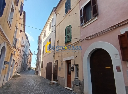 IN VENDITA A CIVITA CASTELLANA