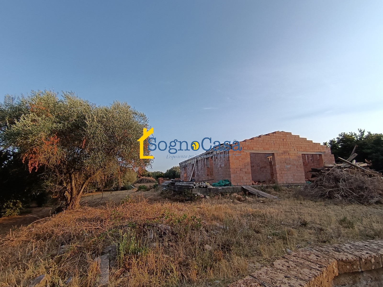 Ref.270, IN VENDITA A FALERI NOVI